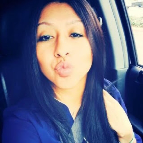 Meet your Posher, Leah - Picture 1 of 1